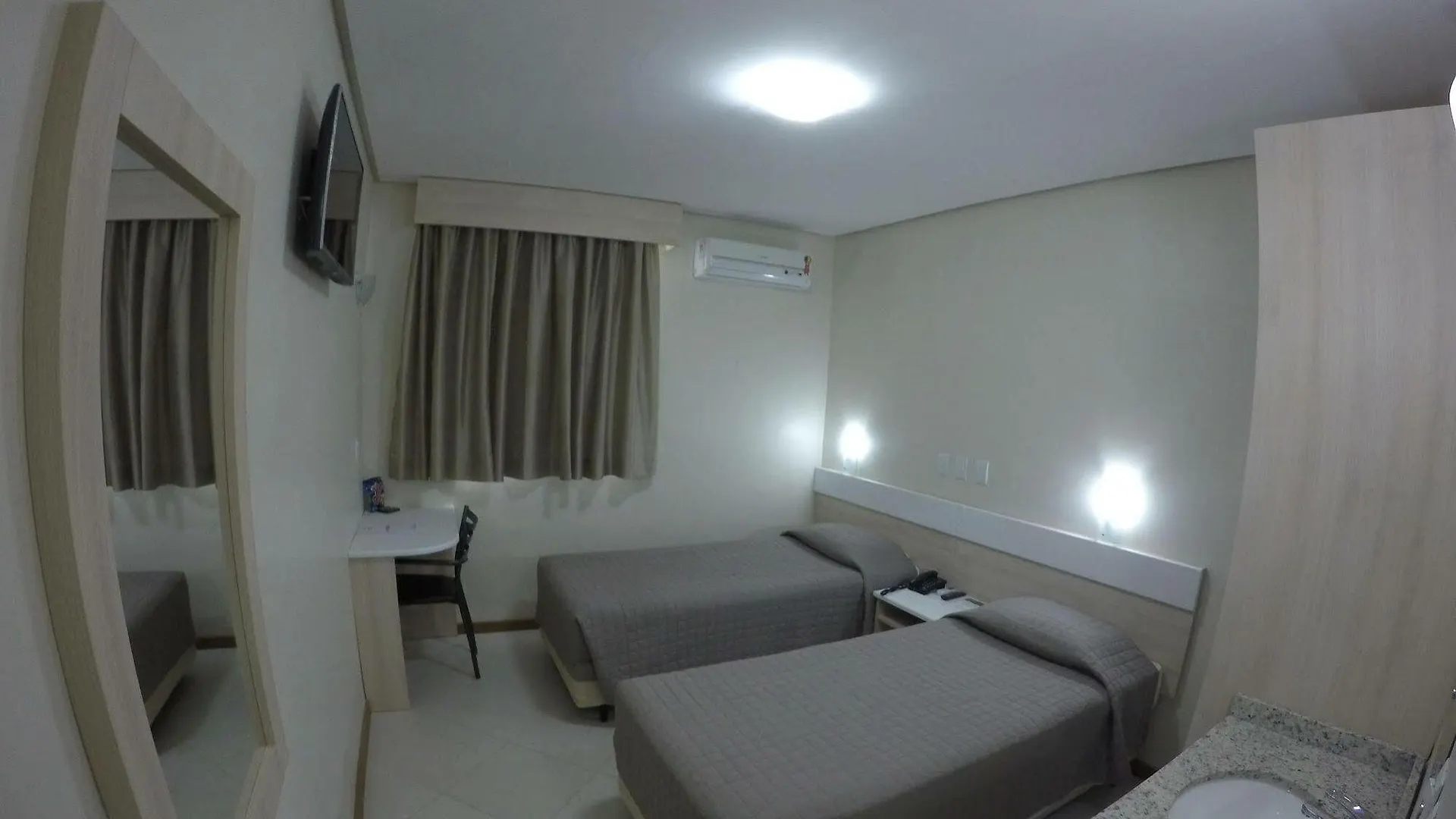 Hotel Express Savoy Centro Histórico Porto Alegre Brasil